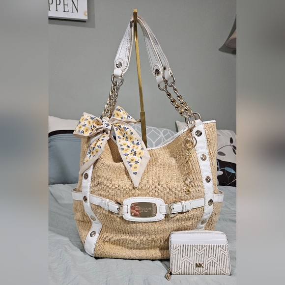 💛🤍Michael Kors Natural and White Woven Bucket Bag W/Chain Accents & Wallet - Picture 1 of 16